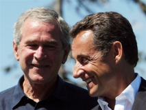 Etats-Unis : Nicolas Sarkozy reçu en ami par George W. Bush