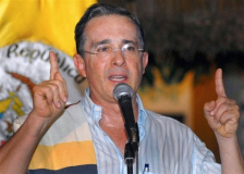 Colombie : Le ton monte entre Hugo Chavez et Alvaro Uribe